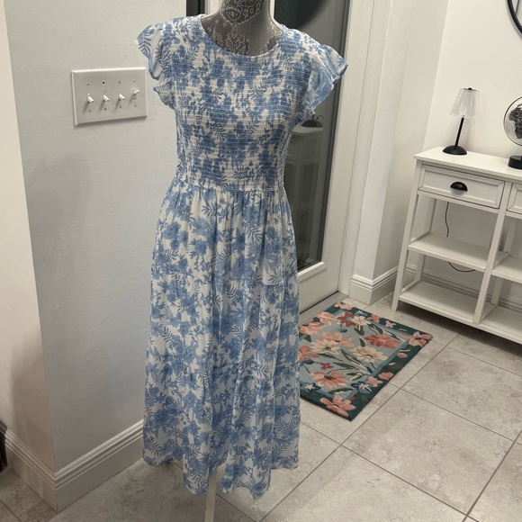 Dresses & Skirts - Blue Floral Women's Dress